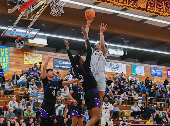Carlsbad vs Faith Family Academy Torrey Pines Holiday Classic December 30, 2023 Photo-Justin Fine03
